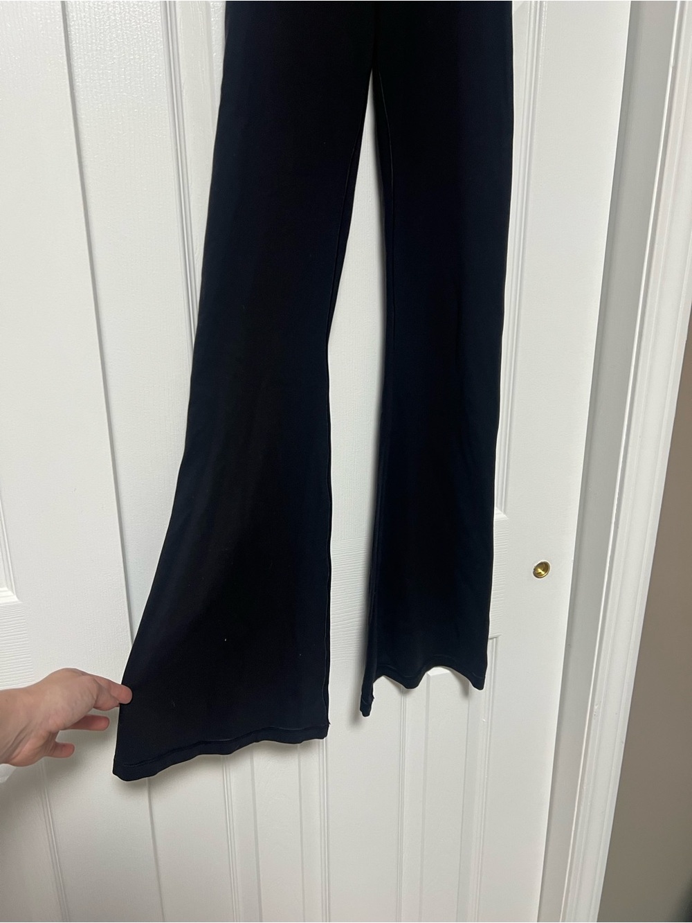 OFFLINE by Aerie Real Me Crossover Flare Leggings Black High Waisted Sz M - Picture 6 of 7